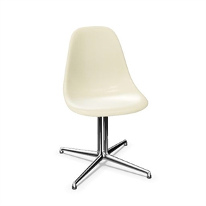 Vitra Eames Fiberglass DSL Eetkamerstoel in Perkament/ Chroom.