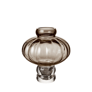 Louise Roe Ballon 02 Vaas Rook