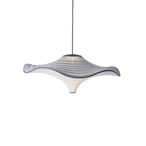 Met de Made By Hand Flying Ø96 Hanglamp Haze Blue