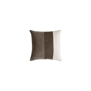 FORMARKIVET Big Logo Kussen 55x55 Beige/ Omberbruin