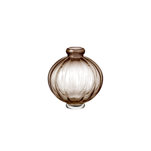 Louise Roe Ballon 01 Vaas Rook
